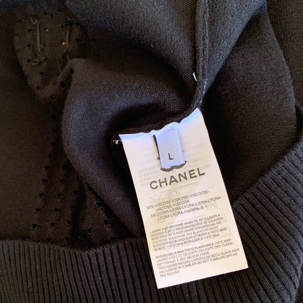 🆕 Luxury Chanel Style Black Knit Top with Gold Chain Detail 🆕 - Picture 10 of 11